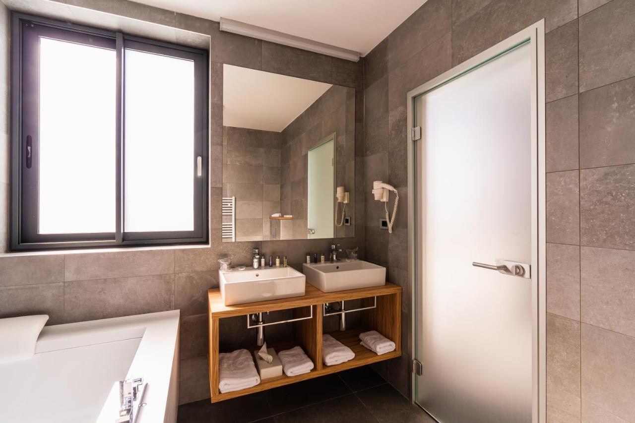 Hotel Olea Novalja Buitenkant foto