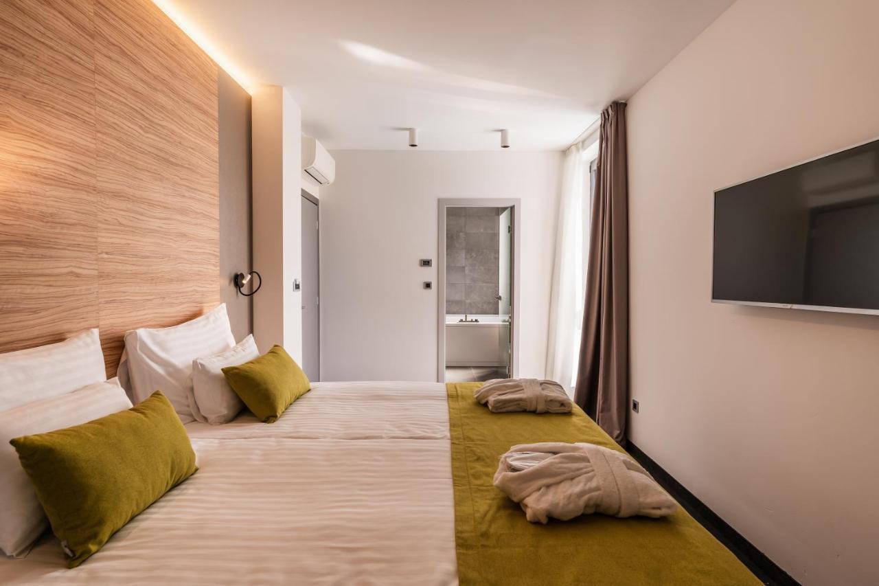 Hotel Olea Novalja Buitenkant foto